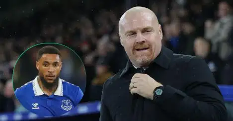 Everton manager Sean Dyche alongside Arnaut Danjuma